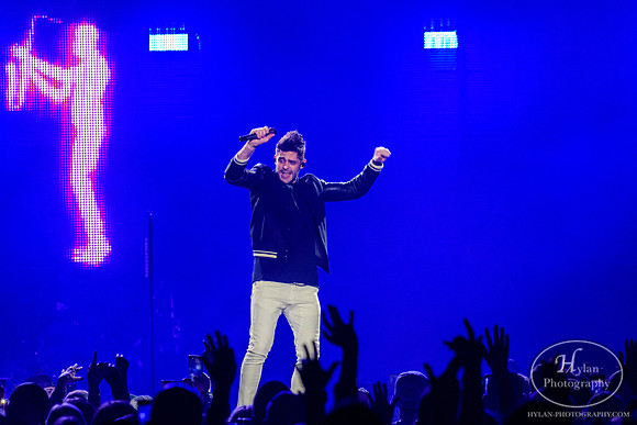 ThomasRhett-HylanPhotography-MoheganSunArenaPa-CatCountry-01-3.jpg