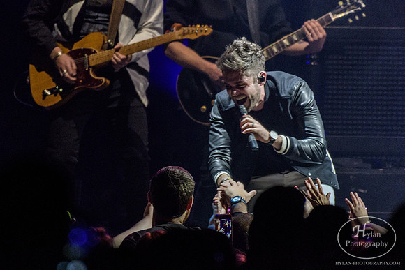 ThomasRhett-HylanPhotography-MoheganSunArenaPa-CatCountry-212600.jpg