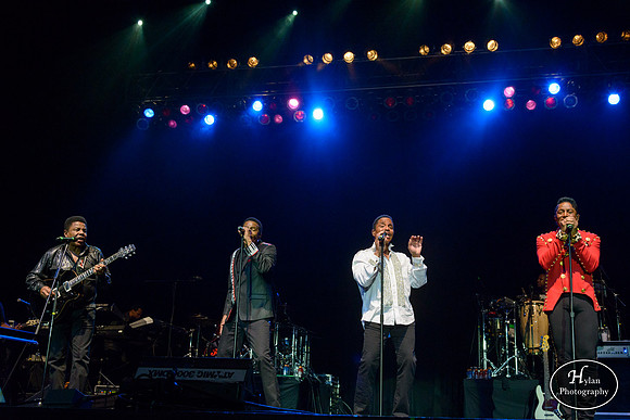 TheJacksons-HylanPhotography-SandsBethlehemEventCenter-WLEV-231638.jpg