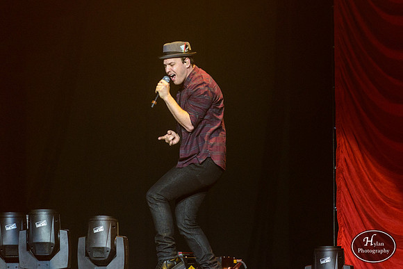 GavinDeGraw-HylanPhotography-PPLCenter-CatCountry-WLEV-02-3.jpg