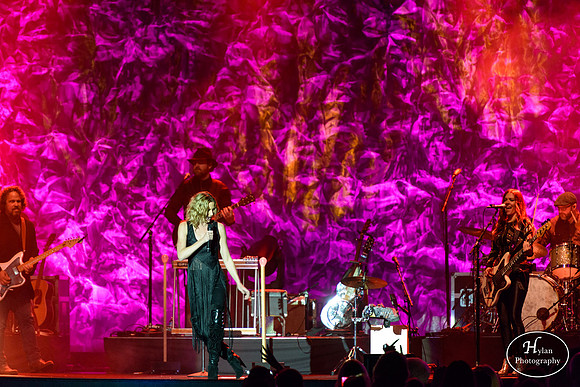 JenniferNettles-HylanPhotography-SandsBethlehemEventCenter-CatCountry-214630.jpg