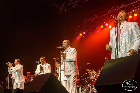 TemptaionsReview_ft_DennisEdwards-HylanPhotography-SandsBethlehemEventCenter-WLEV-02-3.jpg