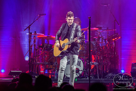 ThomasRhett-HylanPhotography-MoheganSunArenaPa-CatCountry-01-11.jpg