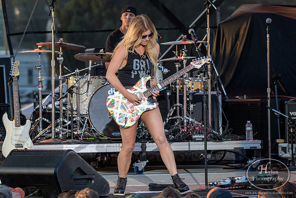 LindsayEll-HylanPhotography-AllentownFair17-CatCountry96-3-3.jpg
