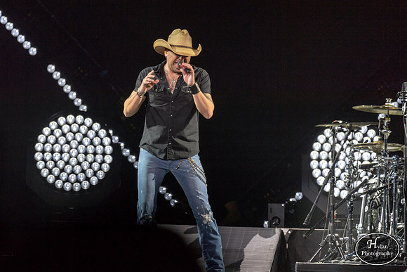 JasonAldean-HylanPhotography-PPLCenter-CatCountry-212814.jpg