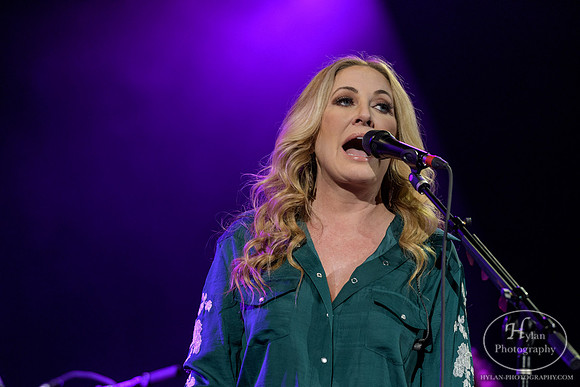 LeeAnnWomack-HylanPhotography-MoheganPa-CatCountry96-194012.jpg