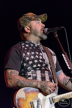 AaronLewis-HylanPhotography-SandsBethlehemEventCenter-CatCountry-211944.jpg