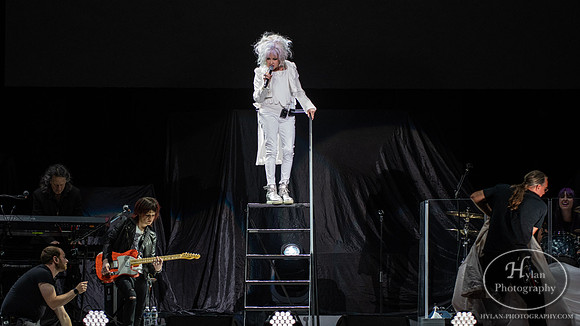 CyndiLauper-HylanPhotography-PPLCenter-WLEV-193858.jpg