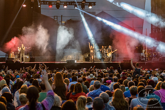 TheBandPerry-HylanPhotography-Musikfest2017-CatCountry-201000.jpg
