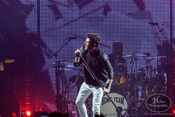 ThomasRhett-HylanPhotography-MoheganSunArenaPa-CatCountry-01-4.jpg