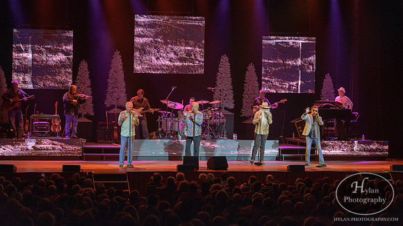 OakRidgeBoys-HylanPhotography-FMKirby-CatCountry96-195619.jpg