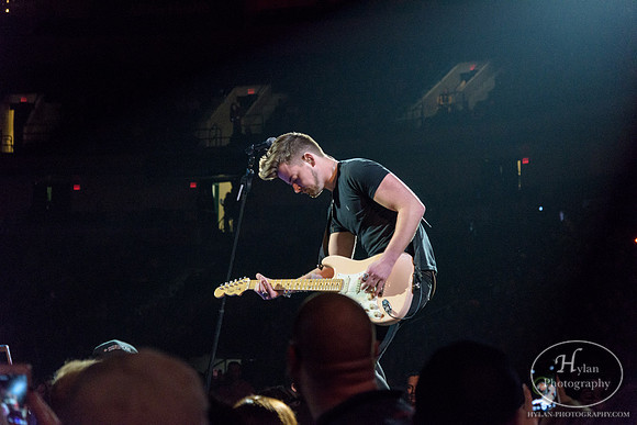 ChaseBryant-HylanPhotography-MoheganSunArena-CatCountry-201444.jpg