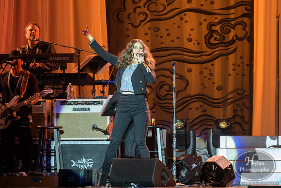 IdinaMenzel-HylanPhotography-WCEC-WLEV-203547.jpg