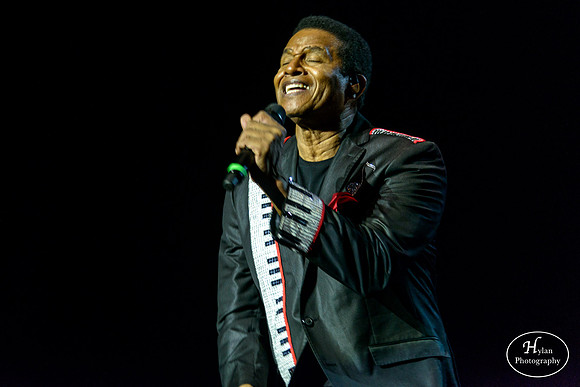 TheJacksons-HylanPhotography-SandsBethlehemEventCenter-WLEV-02-2.jpg