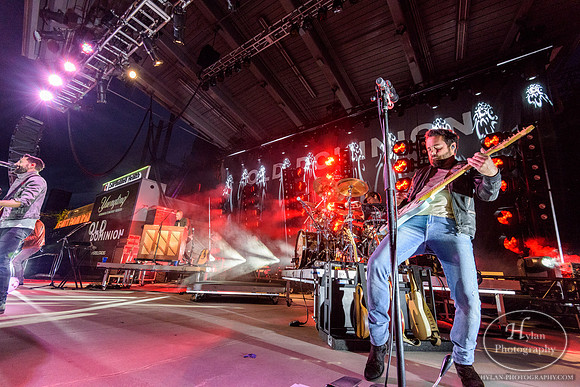 OldDominion-HylanPhotography-SteelStacks-CatCountry-201056.jpg
