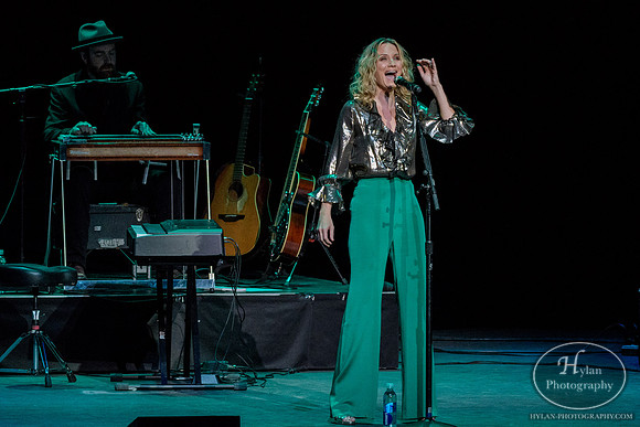 JenniferNettles-HylanPhotography-FMKirbyCenter-CatCountry-194500.jpg