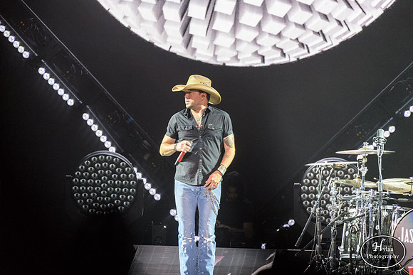 JasonAldean-HylanPhotography-PPLCenter-CatCountry-01.jpg