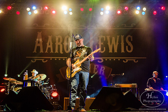AaronLewis-HylanPhotography-SandsEventCenter-WLEV-202551.jpg