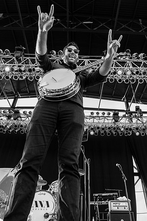 Jana-Kramer-Hylan-Allentown-Fair-2014-1.jpg