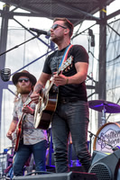 BrothersOsborne-HylanPhotography-AllentownFair2016-CatCountry-01-7.jpg
