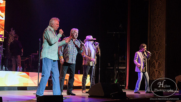 OakRidgeBoys-HylanPhotography-FMKirby-CatCountry96-194135.jpg