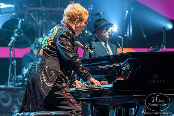 EltonJohn--FarewellYellowBrickRoad-HylanPhotography-PPLCenter-WLEV-2-2.jpg