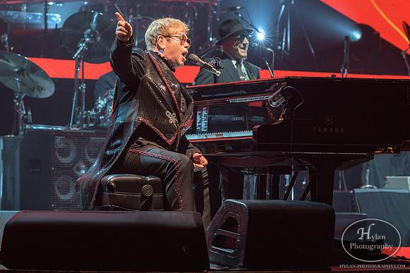 EltonJohn--FarewellYellowBrickRoad-HylanPhotography-PPLCenter-WLEV-2-4.jpg