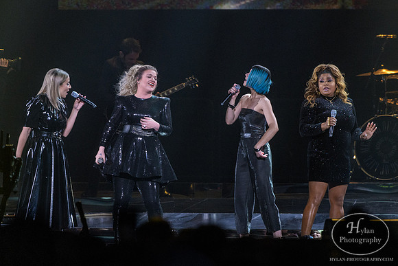 KellyClarkson-HylanPhotography-PPLCenter-WLEV-3-2.jpg