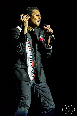 TheJacksons-HylanPhotography-SandsBethlehemEventCenter-WLEV-231402.jpg