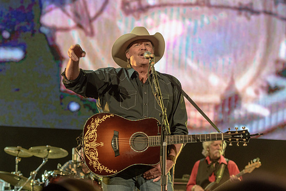 AlanJackson-HylanPhotography-MoheganPa-CatCountry96-204529.jpg