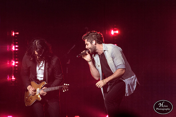 ThomasRhett-HylanPhotography-PPLCenter-CatCountry-201650.jpg