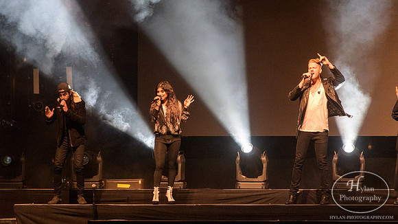 Pentatonix-HylanPhotography-AllentownFair17-CatCountry96-2.jpg