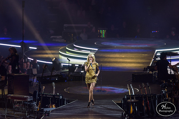 CarrieUnderwood-HylanPhotography-PPLCenter-CatCountry-01-8.jpg