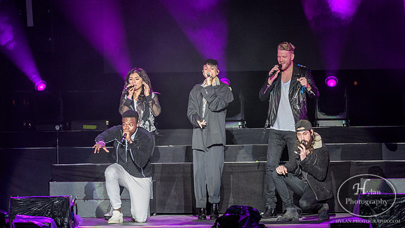 Pentatonix-HylanPhotography-AllentownFair17-CatCountry96-201220.jpg