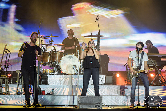 LadyAntebellum-HylanPhotography-Musikfest2016-CatCountry-01-4.jpg