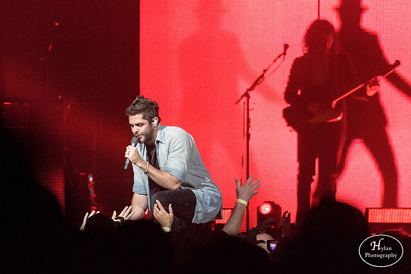 ThomasRhett-HylanPhotography-PPLCenter-CatCountry-01-3.jpg