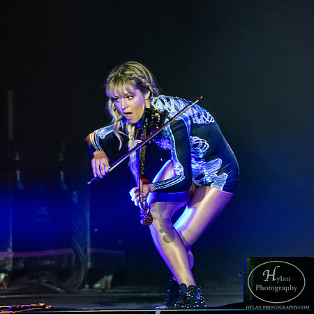 LindseyStirling-HylanPhotography-SandsEventCenter-WLEV-211029.jpg