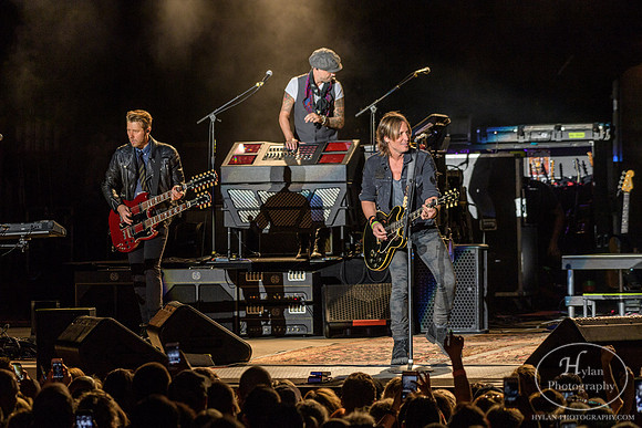 KeithUrban-HylanPhotography-AllentownFair17-CatCountry96-2-6.jpg