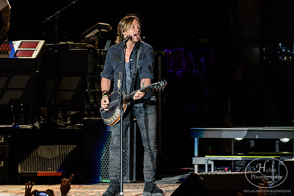 KeithUrban-HylanPhotography-AllentownFair17-CatCountry96-201559.jpg