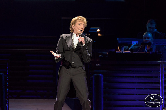 BarryManilow-HylanPhotography-MoheganSunArena-WLEV-203434.jpg