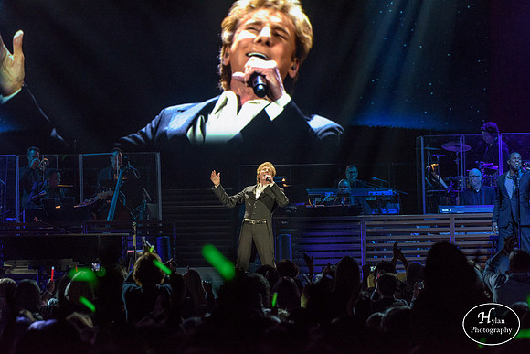 BarryManilow-HylanPhotography-MoheganSunArena-WLEV-203506.jpg