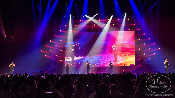 NKOTB-HylanPhotography-PPLCenter-WLEV-212728.jpg