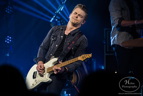 HunterHayes-HylanPhotography-SteelStacks-CatCountry96-2-9.jpg