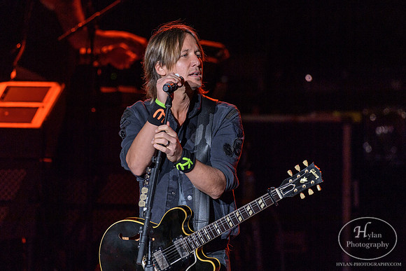 KeithUrban-HylanPhotography-AllentownFair17-CatCountry96-201905.jpg