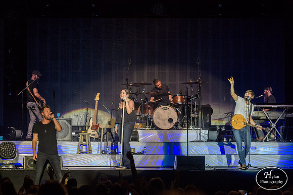 LadyAntebellum-HylanPhotography-Musikfest2016-CatCountry-214940.jpg