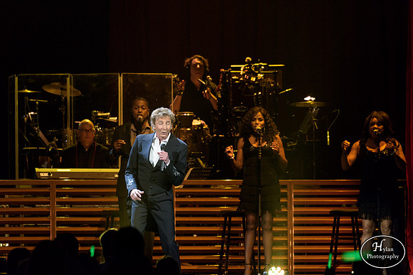 BarryManilow-HylanPhotography-MoheganSunArena-WLEV-203030.jpg