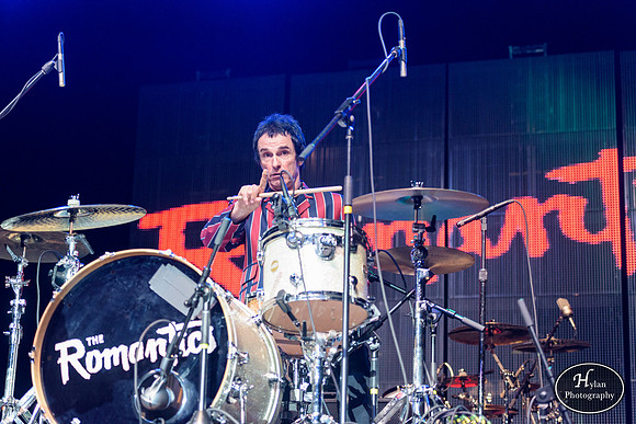 TheRomantics-HylanPhotography-SandsBethlehemEventCenter-WLEV-01-7.jpg