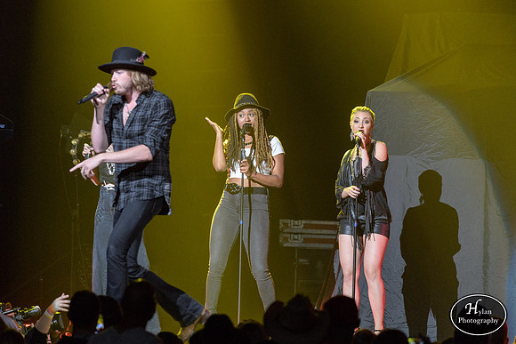AThousandHorses-HylanPhotography-PPLCenter-CatCountry-01.jpg