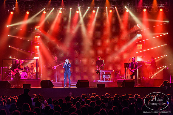 MartinaMcBride-HylanPhotography-SandsEventCenter-CatCountry-2-5.jpg