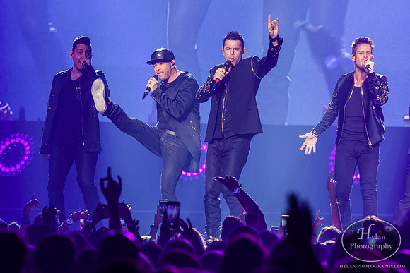 NKOTB-HylanPhotography-PPLCenter-WLEV-212008.jpg